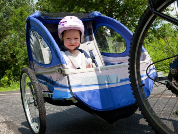 Jak wybrać najlepszą przyczepkę rowerową dla dziecka